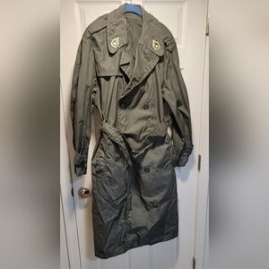 Vintage US Army. Olive green military trench Coat- Size 42R